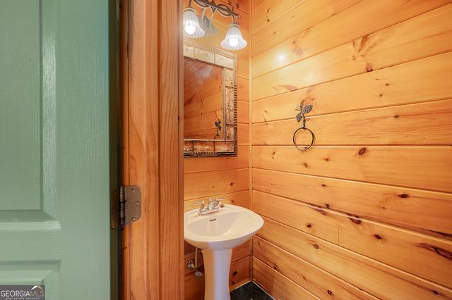 14 Honeysuckle Way, Ellijay, GA 30540