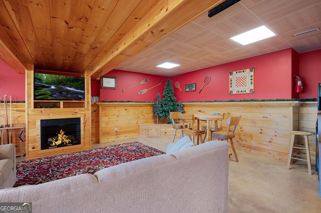 14 Honeysuckle Way, Ellijay, GA 30540