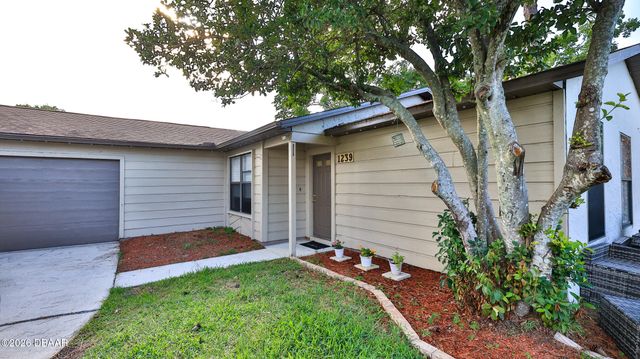 1239 Thomasina Drive, Port Orange, FL 32129