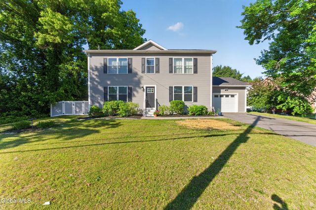 3174 E Lydius Street, Guilderland, NY 12303