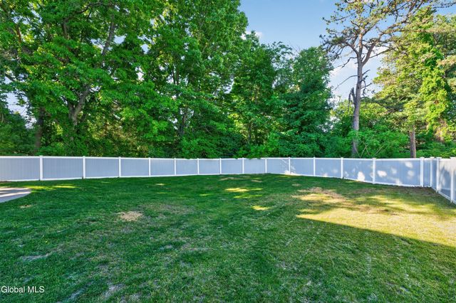 3174 E Lydius Street, Guilderland, NY 12303
