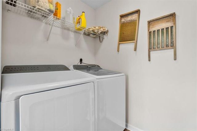 929 Peachtree Meadows Circle, Kernersville, NC 27284