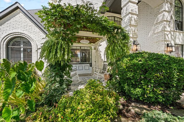 2318 Megan Way, Arlington, TX 76016