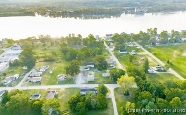 320 S 4th Street, Jeffersonville, IN 47130