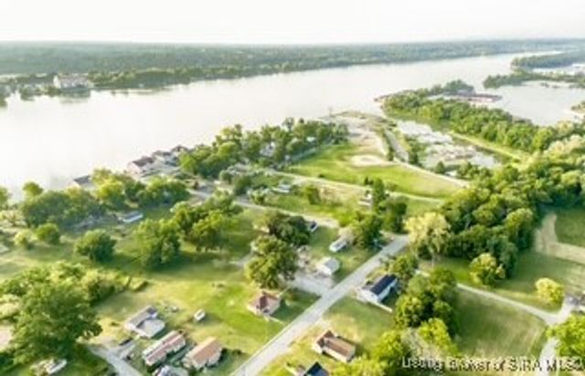320 S 4th Street, Jeffersonville, IN 47130