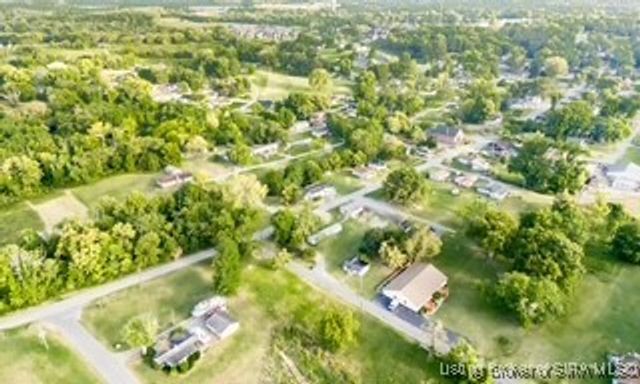 320 S 4th Street, Jeffersonville, IN 47130