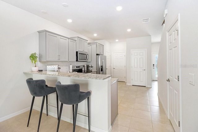 5036 BLUE LATAN LANE, Tampa, FL 33610