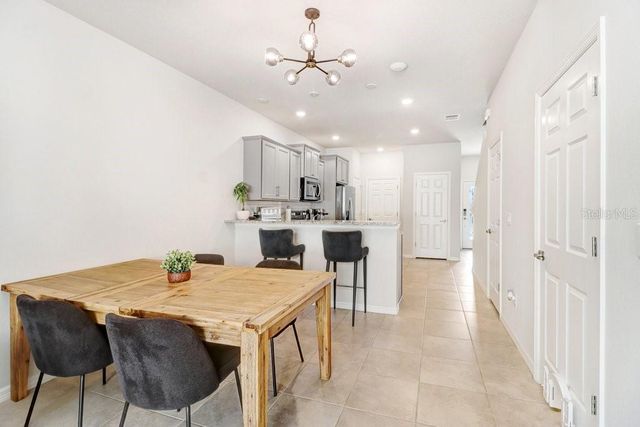 5036 BLUE LATAN LANE, Tampa, FL 33610