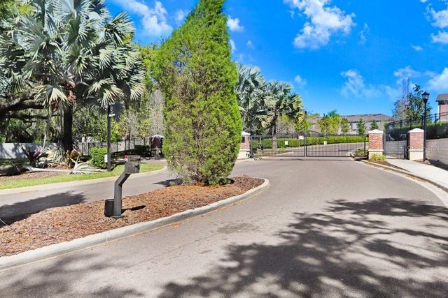 5036 BLUE LATAN LANE, Tampa, FL 33610