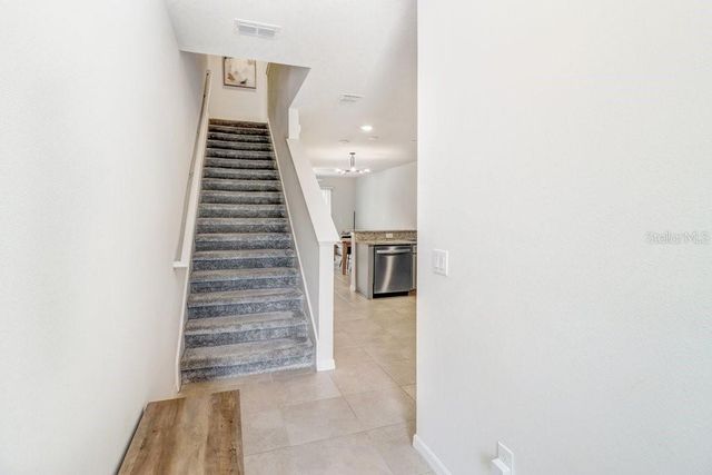 5036 BLUE LATAN LANE, Tampa, FL 33610
