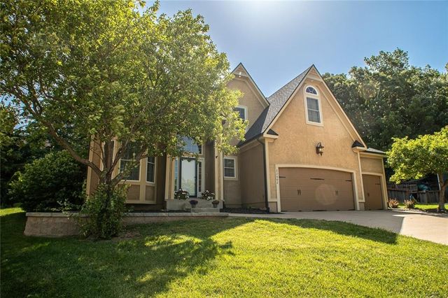 22402 W 45th Street, Shawnee, KS 66226