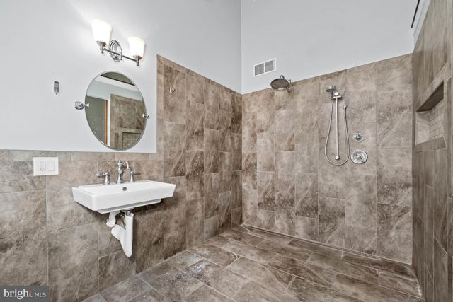 114 CAMERON DR, Hockessin, DE 19707
