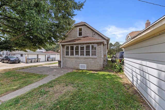 2612 S 20th STREET, Milwaukee, WI 53215