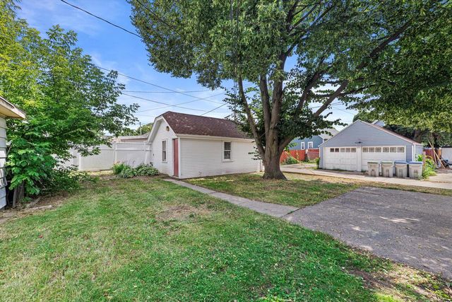 2612 S 20th STREET, Milwaukee, WI 53215