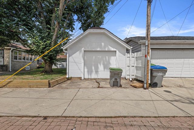 2612 S 20th STREET, Milwaukee, WI 53215