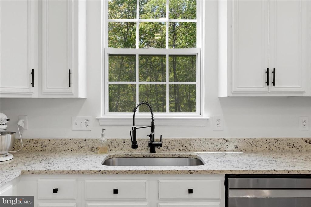 Image 16 of property listing at 4111 STEEDS GRANT WAY, Fort Washington, MD 20744