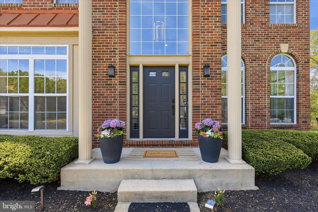 Image 2 of property listing at 4111 STEEDS GRANT WAY, Fort Washington, MD 20744