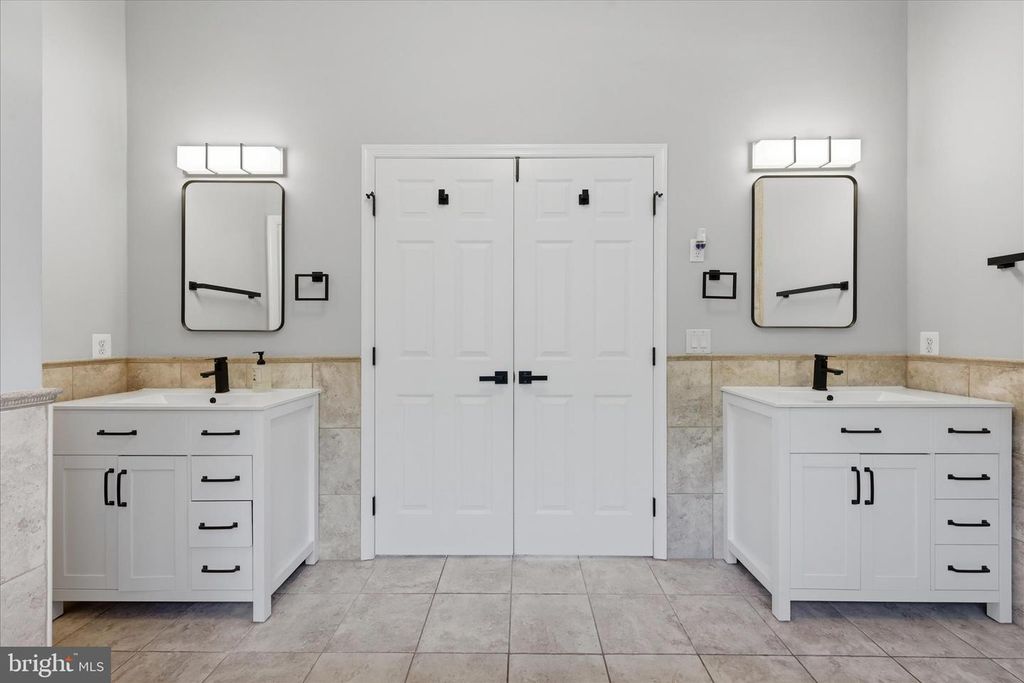 Image 33 of property listing at 4111 STEEDS GRANT WAY, Fort Washington, MD 20744