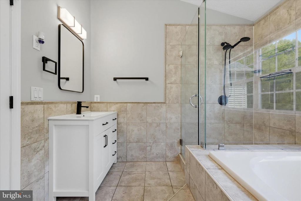 Image 34 of property listing at 4111 STEEDS GRANT WAY, Fort Washington, MD 20744