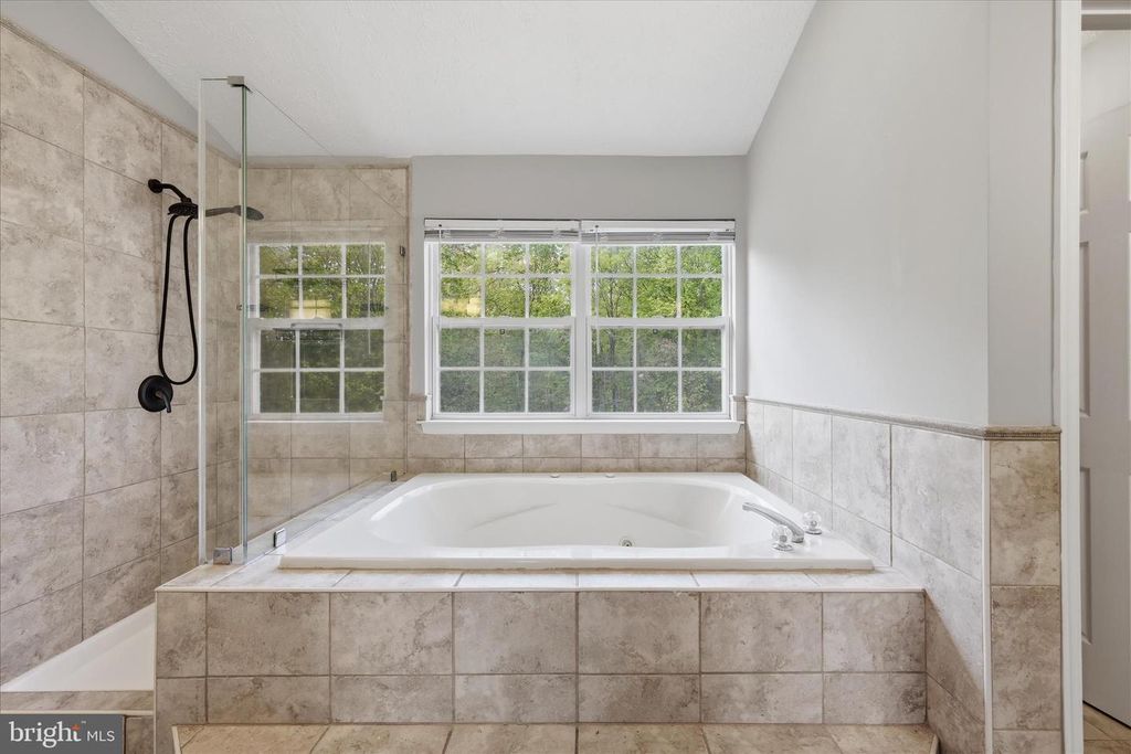 Image 36 of property listing at 4111 STEEDS GRANT WAY, Fort Washington, MD 20744