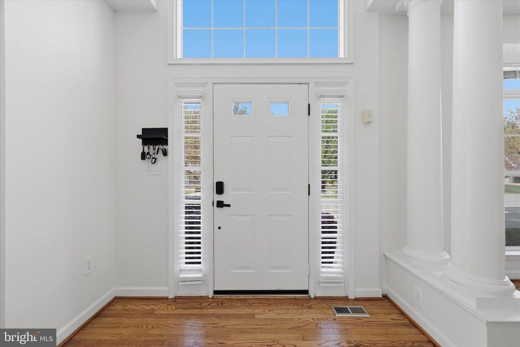 Image 4 of property listing at 4111 STEEDS GRANT WAY, Fort Washington, MD 20744