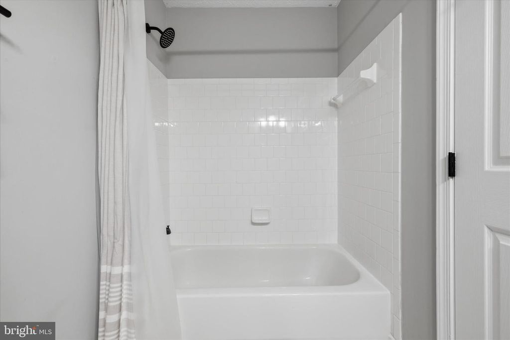 Image 42 of property listing at 4111 STEEDS GRANT WAY, Fort Washington, MD 20744