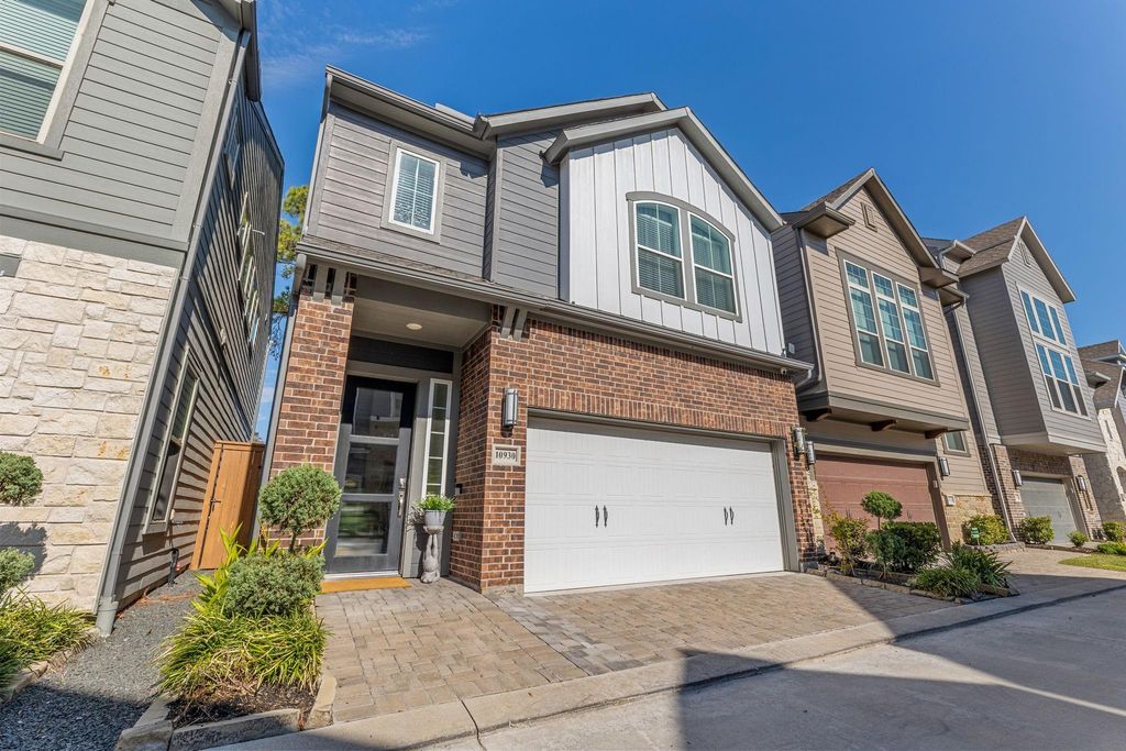 10930 Brambling Wood Drive, Houston, TX 77043