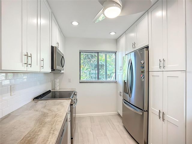 1510 PELICAN POINT DRIVE BA269, Sarasota, FL 34231