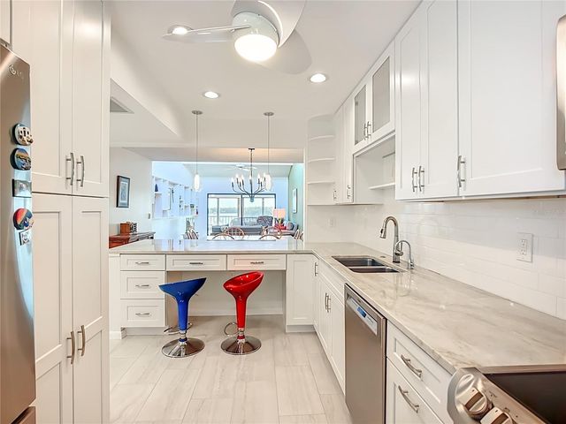 1510 PELICAN POINT DRIVE BA269, Sarasota, FL 34231