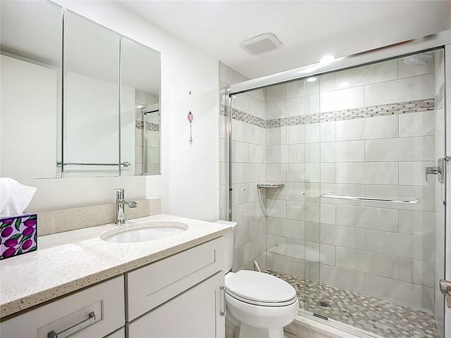 1510 PELICAN POINT DRIVE BA269, Sarasota, FL 34231