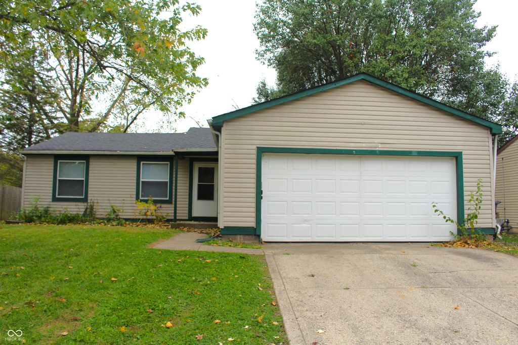 916 Waring Drive E, Indianapolis, IN 46229