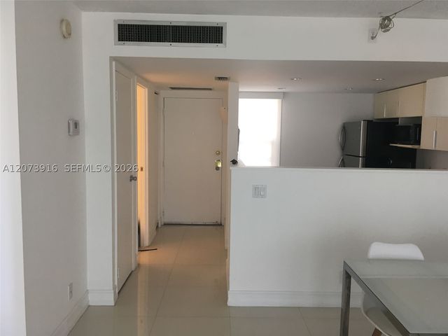 3475 N Country Club Dr 309, Aventura, FL 33180
