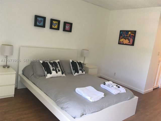 3475 N Country Club Dr 309, Aventura, FL 33180