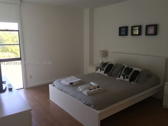 3475 N Country Club Dr 309, Aventura, FL 33180