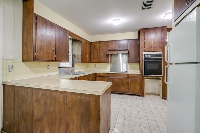 3929 Bryce Avenue, Fort Worth, TX 76107
