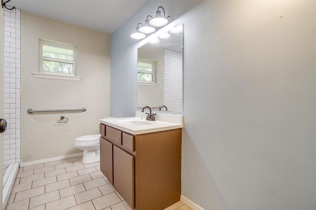 3929 Bryce Avenue, Fort Worth, TX 76107