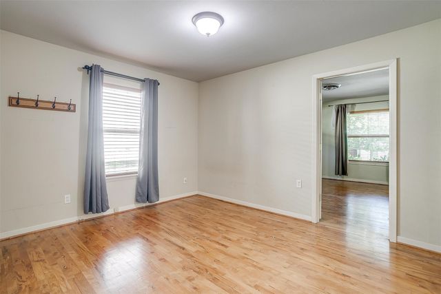 3929 Bryce Avenue, Fort Worth, TX 76107