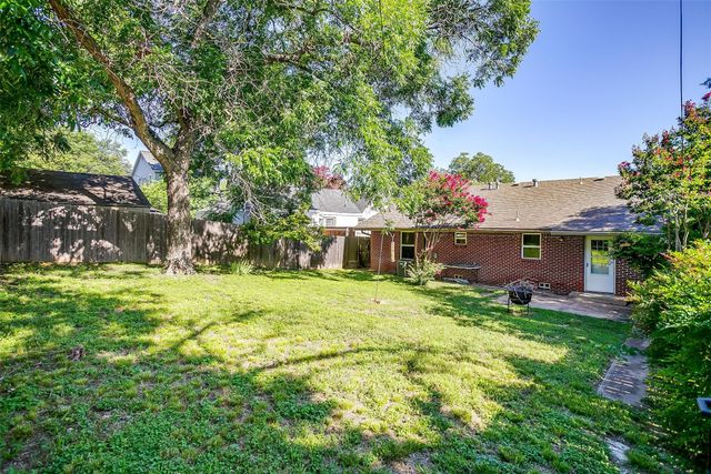 3929 Bryce Avenue, Fort Worth, TX 76107