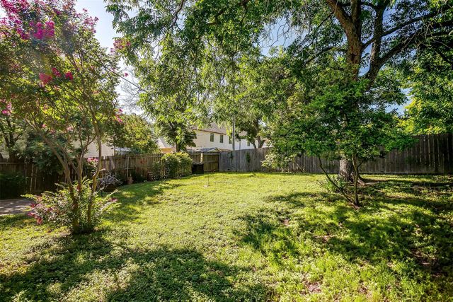 3929 Bryce Avenue, Fort Worth, TX 76107