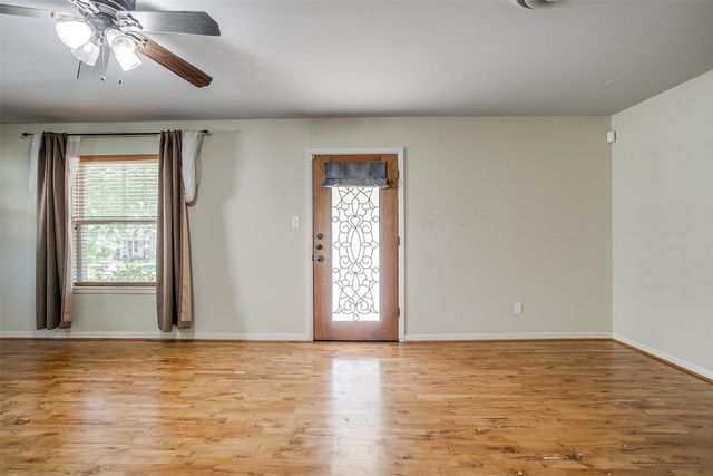 3929 Bryce Avenue, Fort Worth, TX 76107