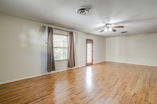 3929 Bryce Avenue, Fort Worth, TX 76107