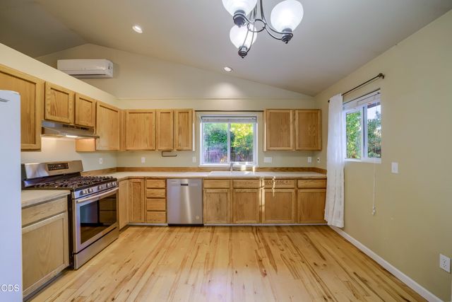2120 NW Ivy Avenue, Redmond, OR 97756
