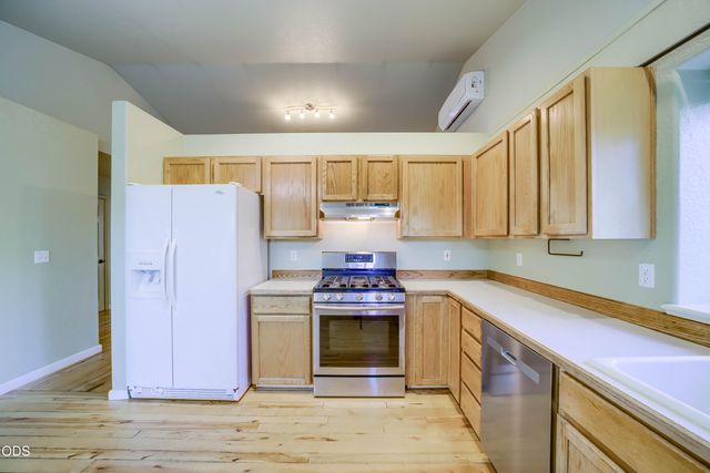 2120 NW Ivy Avenue, Redmond, OR 97756