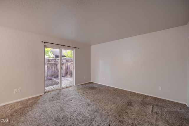 2120 NW Ivy Avenue, Redmond, OR 97756