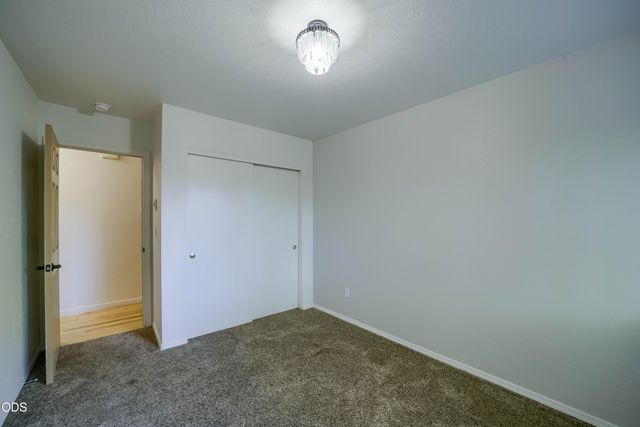 2120 NW Ivy Avenue, Redmond, OR 97756