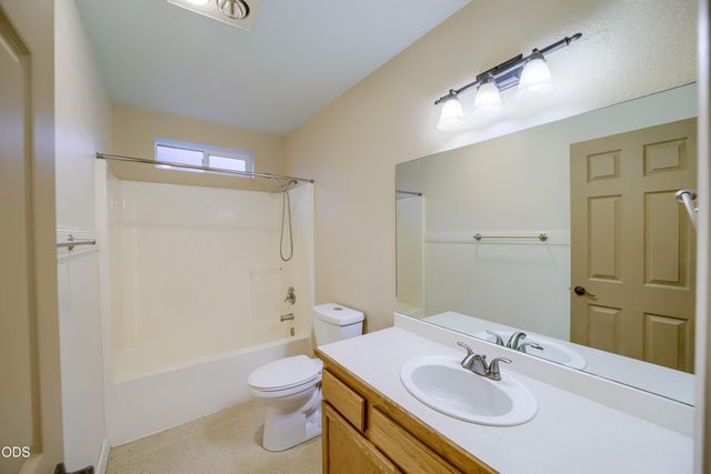 2120 NW Ivy Avenue, Redmond, OR 97756