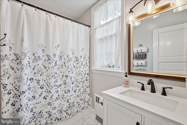 7 ACADEMY CT, Berryville, VA 22611