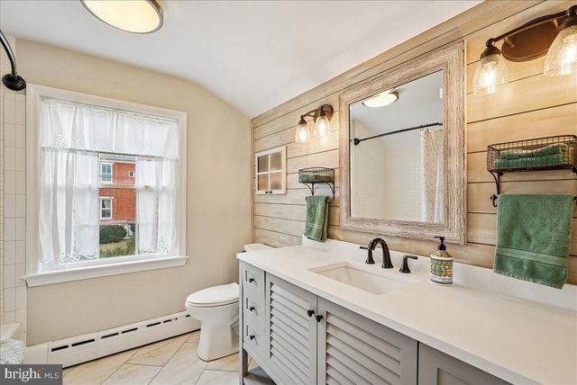 7 ACADEMY CT, Berryville, VA 22611