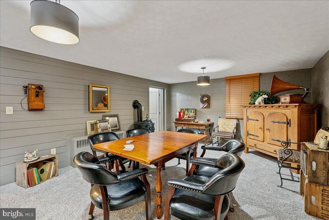 7 ACADEMY CT, Berryville, VA 22611