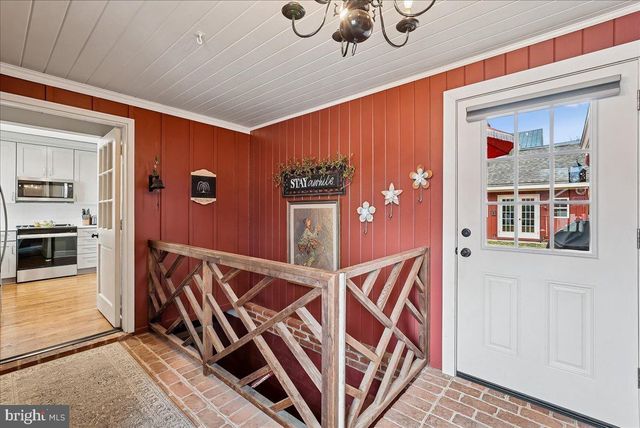 7 ACADEMY CT, Berryville, VA 22611